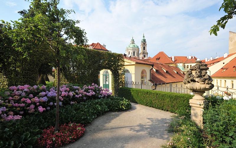 79 - Der Vrbovský-Garten (Vrbovská zahrada) - einen der schönsten Barockgärten Europas  (22 km)